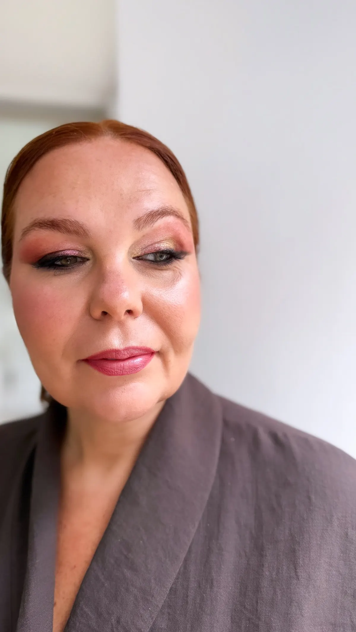 Maquillaje de fiesta con ojos ahumados